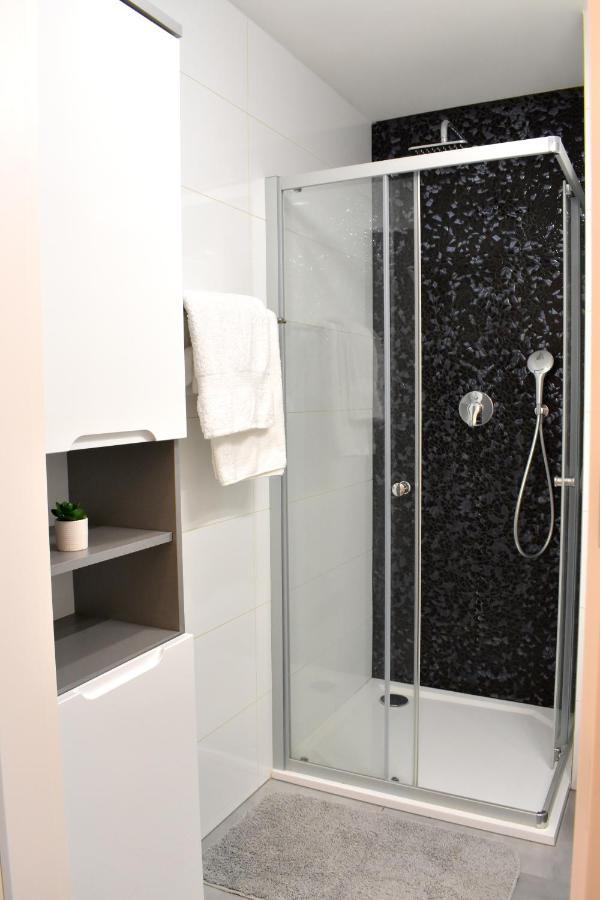 Lovely Apartment In Center Прага Экстерьер фото