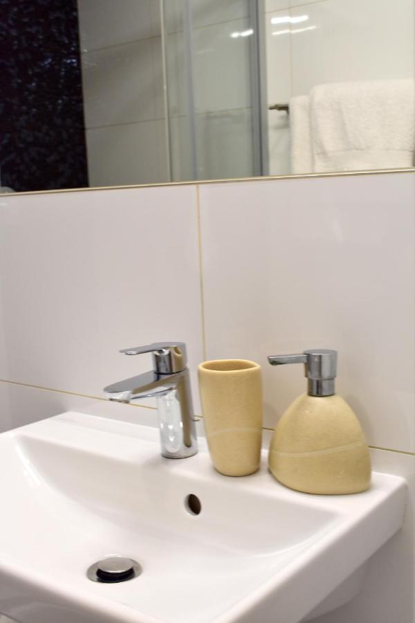 Lovely Apartment In Center Прага Экстерьер фото