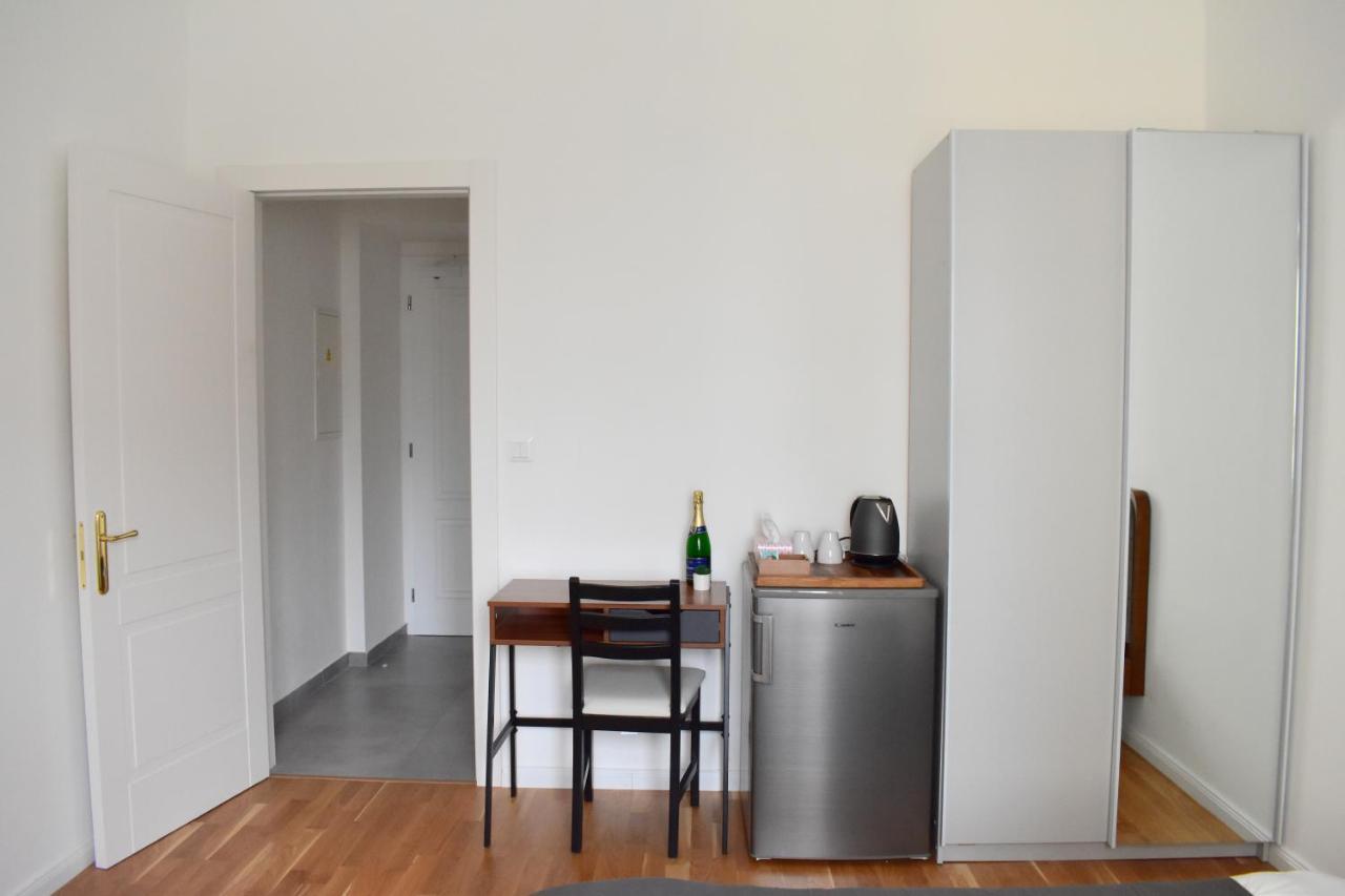 Lovely Apartment In Center Прага Экстерьер фото