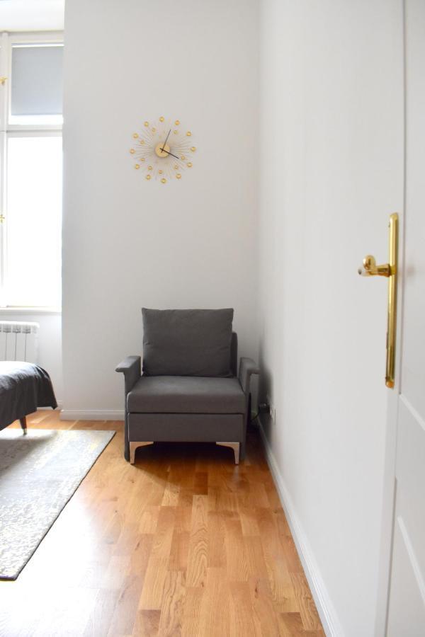 Lovely Apartment In Center Прага Экстерьер фото