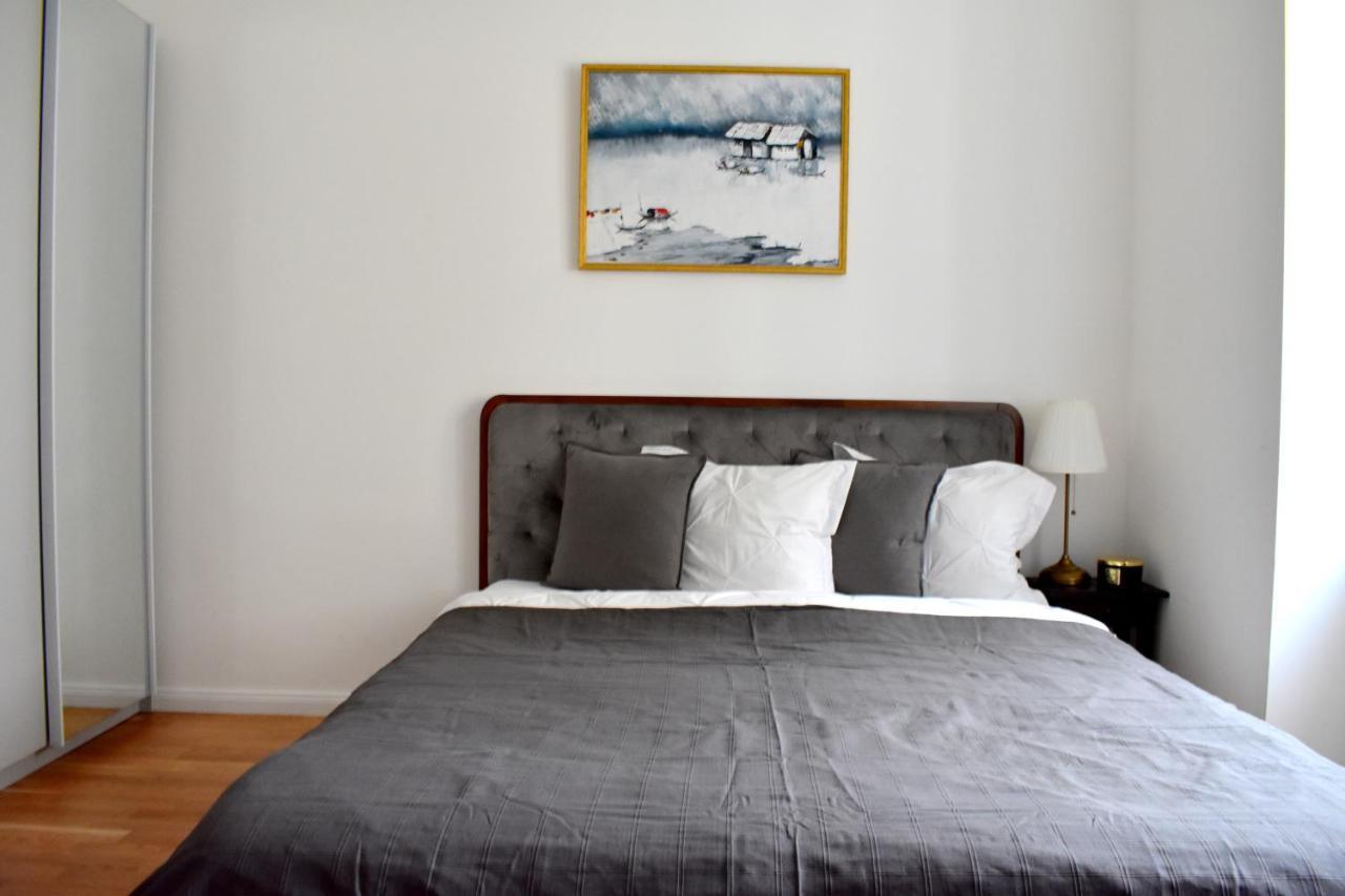 Lovely Apartment In Center Прага Экстерьер фото